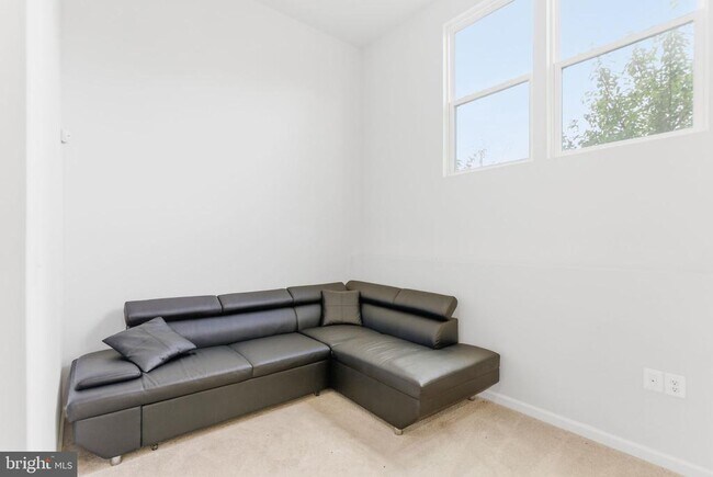 Photo - 66 National St