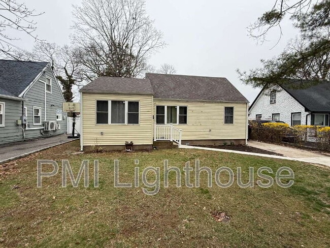 Photo - 115 8th Ave