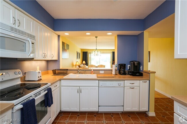 Building Photo - 1075 Foxfire Ln Unit 207 Rental