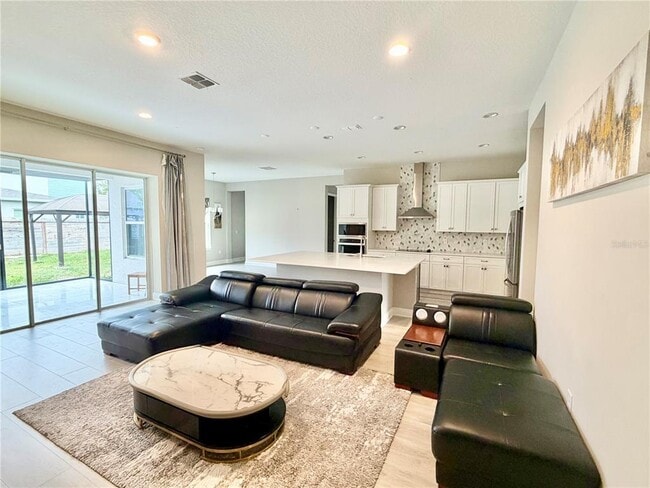 Photo - 19153 Planetree St