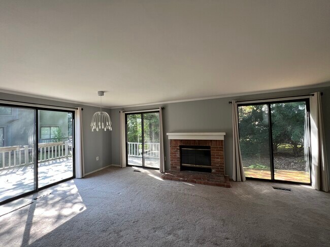 Photo - 11 Finch Run