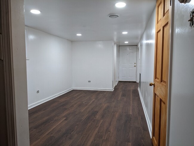 Building Photo - 5719 W Giddings St Unit Garden