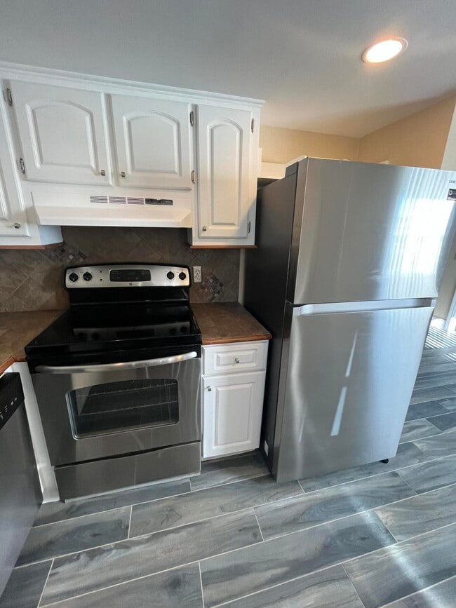 Building Photo - 577 Brittany M Rental
