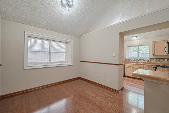 Photo - 6907 Yardley Dr