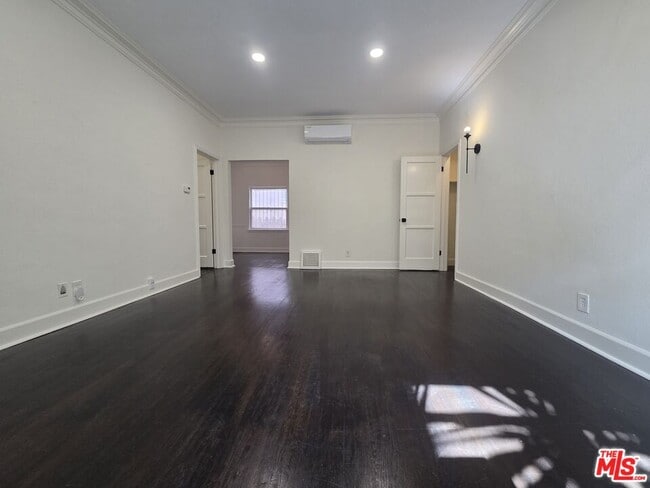 Photo - 107 N Sweetzer Ave Unidad 3/4