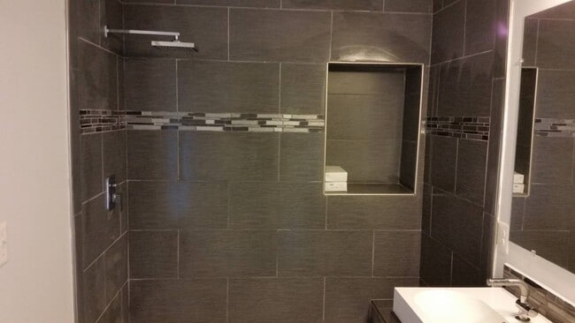 Photo - 2324 Essex street - 3rd Floor