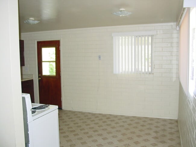 Photo - 232 W Brown Dr