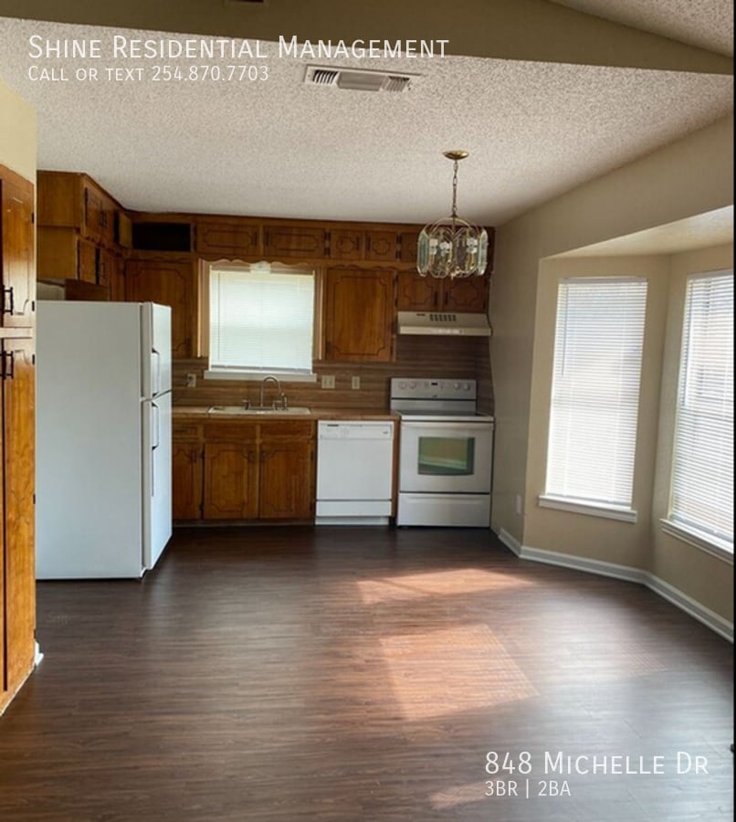 Photo - 848 Michelle Dr