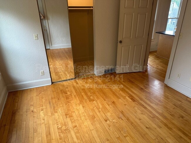 Photo - 711 26th Ave S