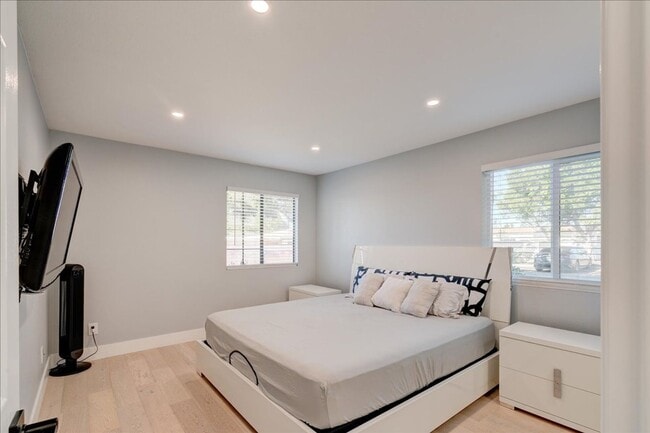 Photo - Gorgeous, Fully Remodeled 1 Bed - 1 Bath in Gated Community, Close to All! Unit 28