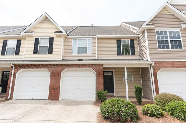 Building Photo - 117 Goldfinch Ave