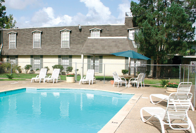 Pool - Normandy Village Rental