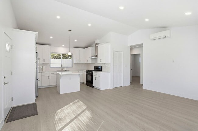 Photo - Just Built Two Bedroom Property! Casa