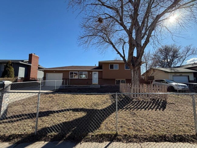 Building Photo - 3-bedroom, 3-bathroom single-family home close proximity to Peterson Space Force Base, Schriever ...
