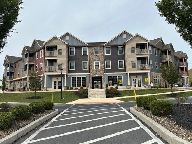 Building Photo - 1708 Fairmont Dr Unit 208 Rental