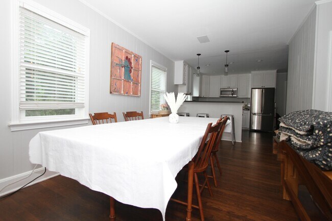 Photo - 517 C Ave