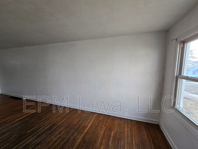 Photo - 269 Madison St
