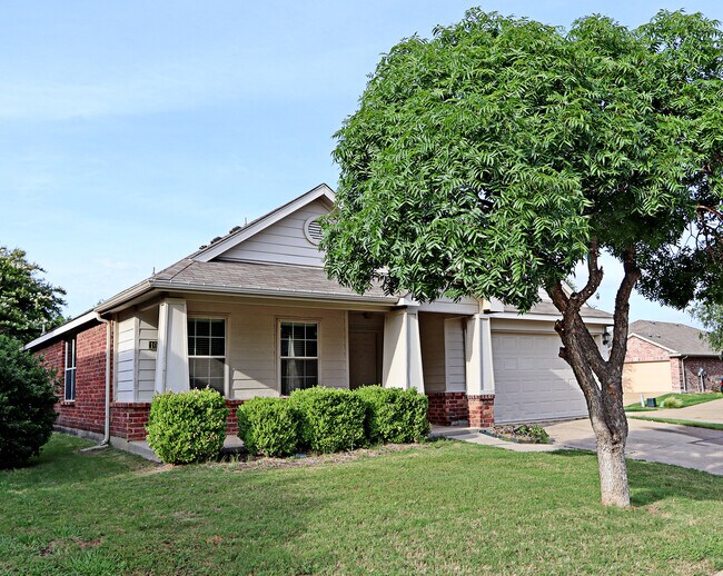 Photo - 1000 Warbler Ln