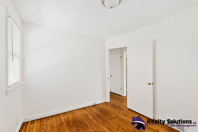 Photo - 503 4th St