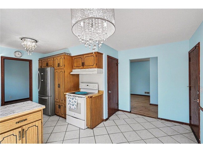 Photo - 7617 Lee Ave N