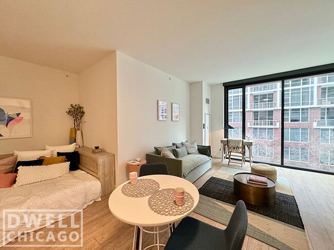 845 W Madison St Unit ST