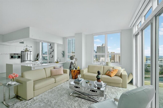 Photo - 1155 Brickell Bay Dr Unidad PH210