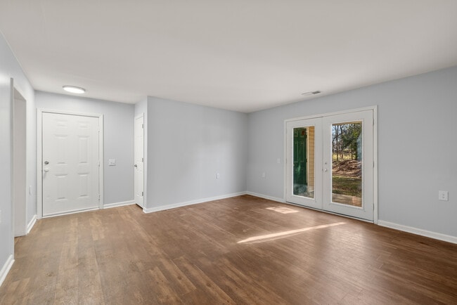 Photo - Caitlin Station