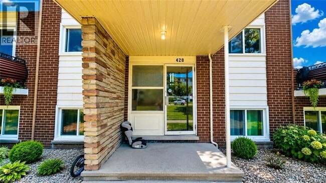 Photo - 428 Barrie Pl Unit 2