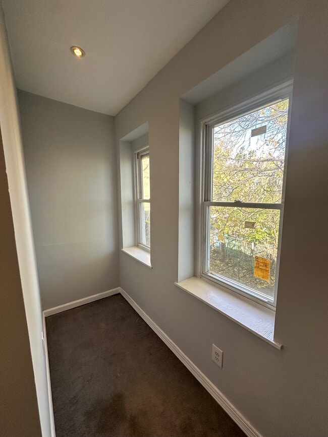 Photo - 4947 Hoopes St