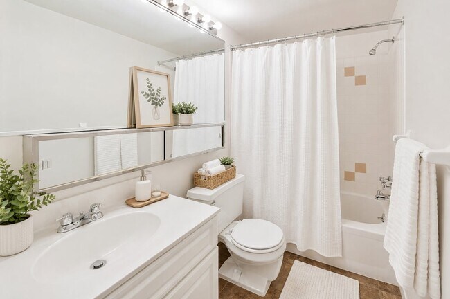 Summit Pointe Apartment Homes