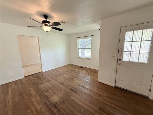Photo - 1004 S 3rd St