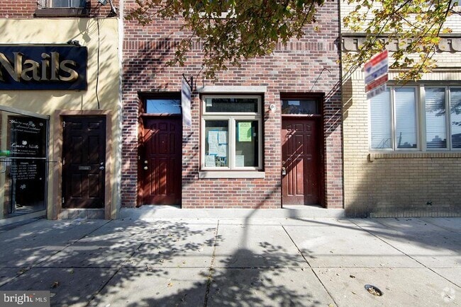 Building Photo - 335 W Girard Ave Rental