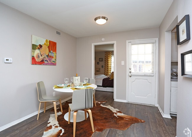 2BD,2BA - 1174 SF