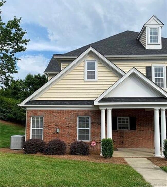 12015 Valley Oak St Unit 12015