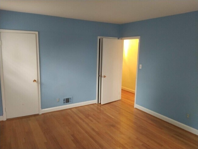 Photo - 1201 Longford Rd