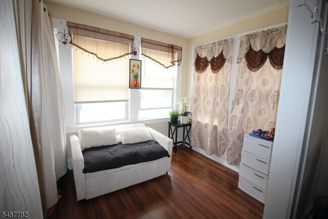 10 Rose Terrace