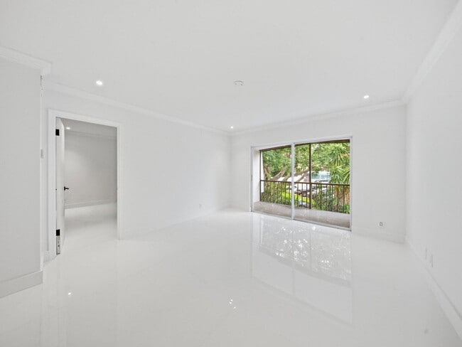 Photo - 3125 Oakland Shores Dr Unit B203