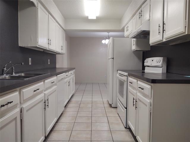 Building Photo - 703 E Shady Grove Rd Rental