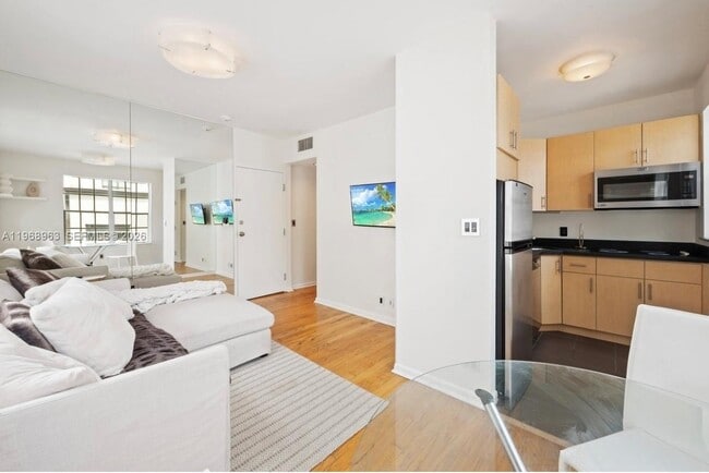 Photo - 605 Euclid Ave Unit Apt 204