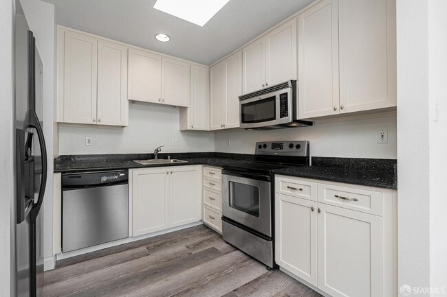 Photo - 444 Francisco St