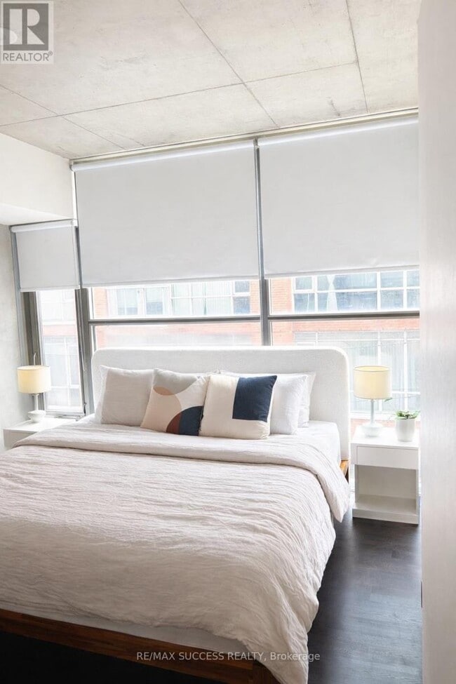 Photo - 25 Oxley St Unit 310