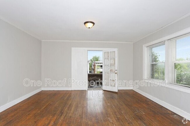 Building Photo - 3223-3225 E 8th St. Unit 1E Rental
