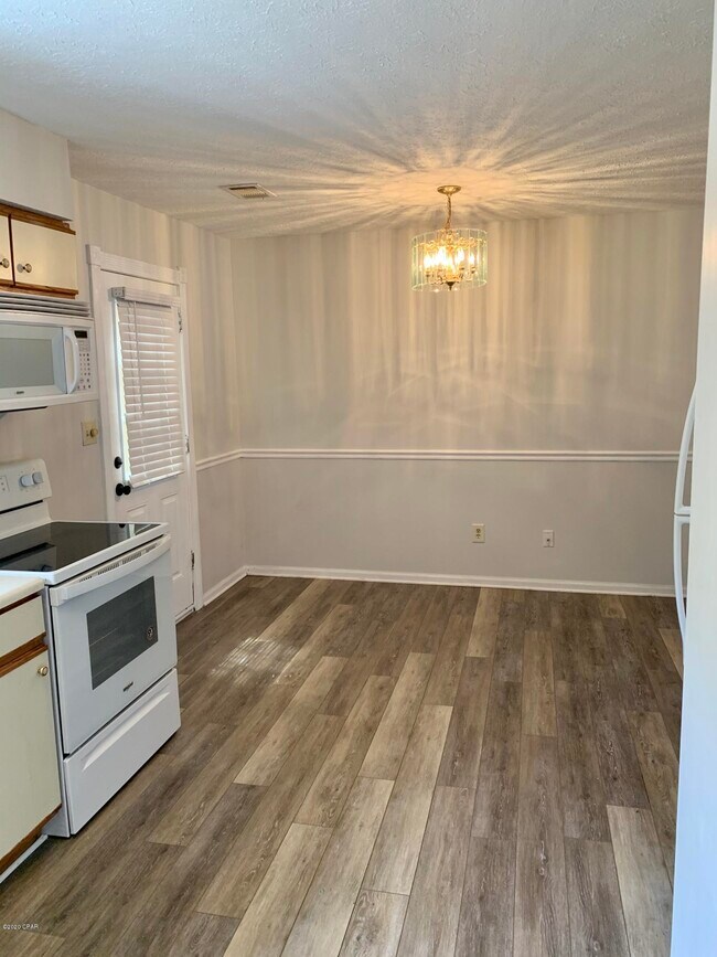 Photo - 103 Downing St