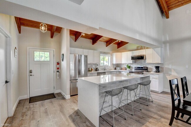 Photo - 3 br, 2 bath House - 2482 Sundy Ave