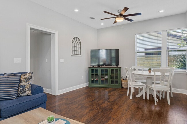 Photo - 134 Lee St Unit SI ID1473639P