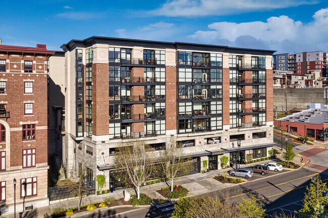 The Roberson - The Roberson Apartments