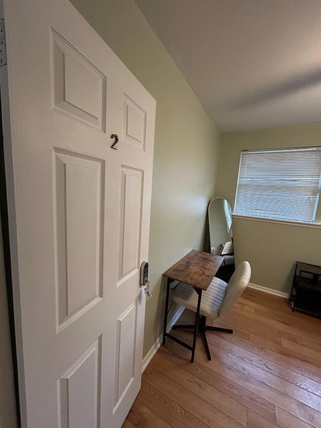 Photo - 900 Newcombe Rd