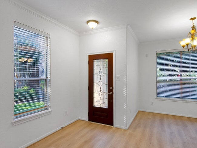 Photo - 22 Pine Needle Pl