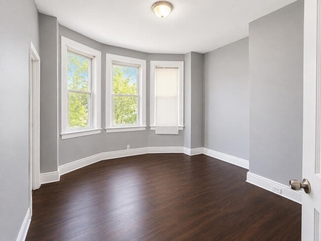 Building Photo - 137 76th St
