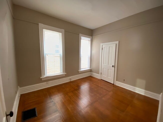 Photo - 1445 Worthington St Unit B
